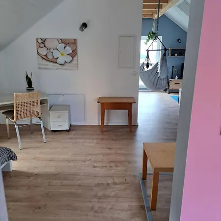 Moderne Neue Dachgeschosswohnung Juliane Apartment *