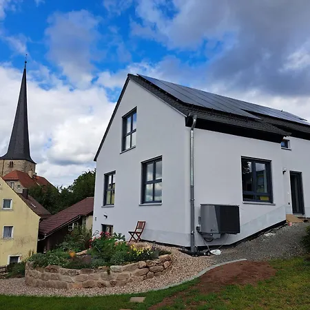 Moderne Neue Dachgeschosswohnung Juliane Apartment *